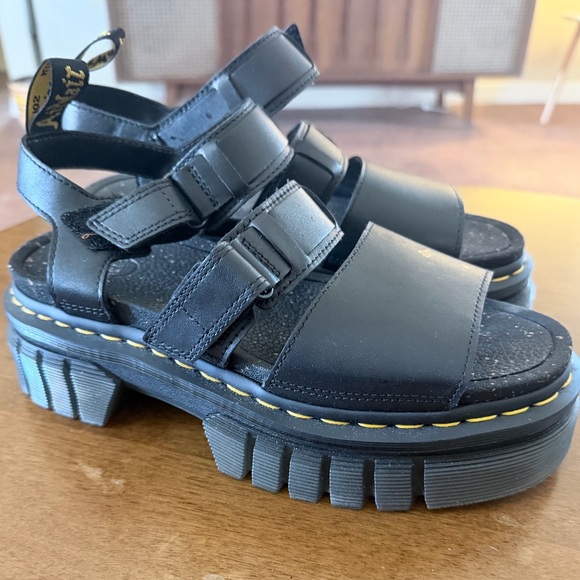 DR MARTENS BLACK SANDALS SIZE 8 - Picture 8 of 9